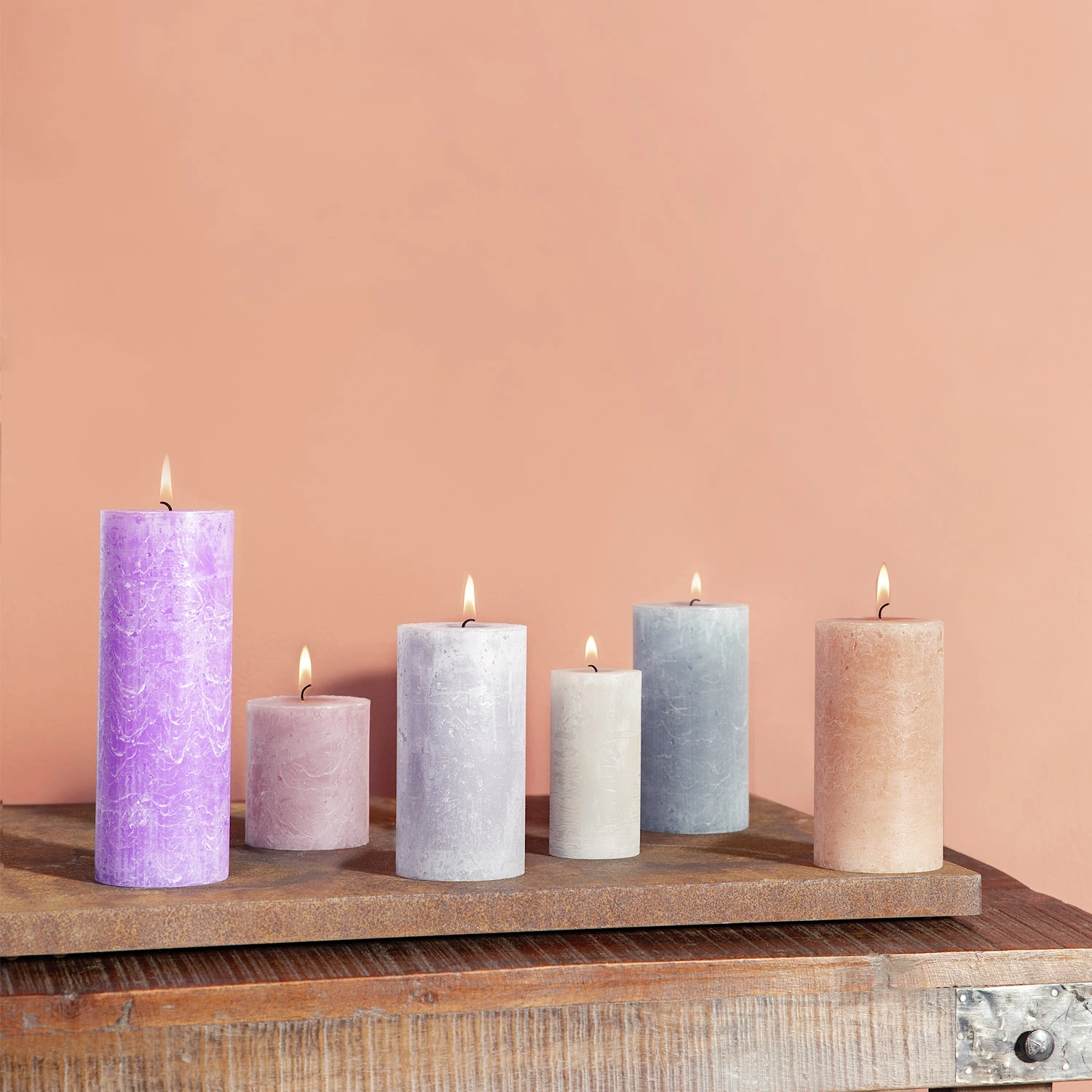 Bolsius Rustiek Stompkaars Paars 130x68 Mm 4 Bolsius Rustiek Stompkaars Paars 130x68 Mm - Afbeelding 2